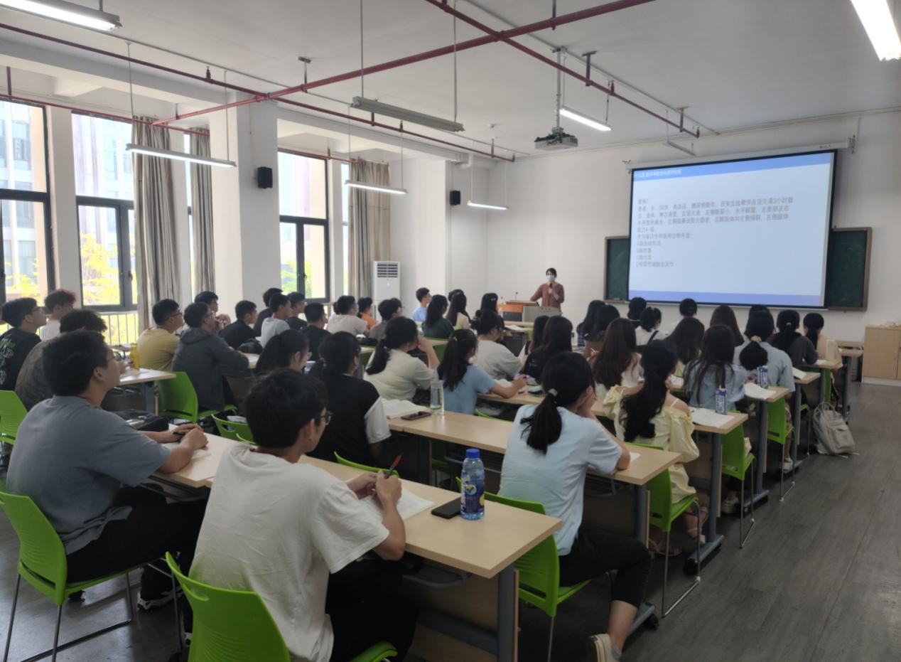 防疫有力度 守护有温度——节后开课首日教学秩序井然