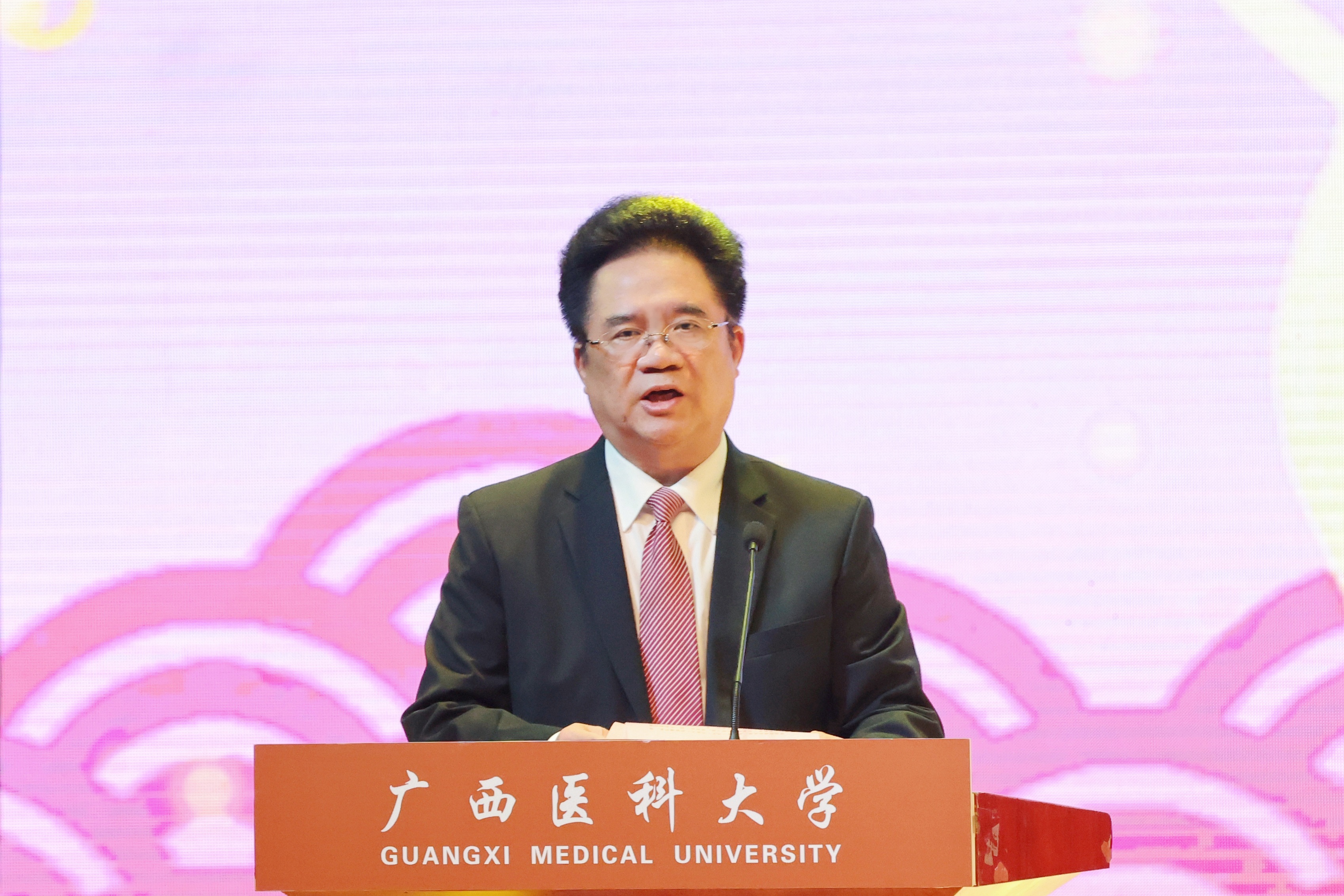 团结奋进新征程  初心如磐夕阳红——广西医科大学2023年重阳节文艺汇演精彩呈现
