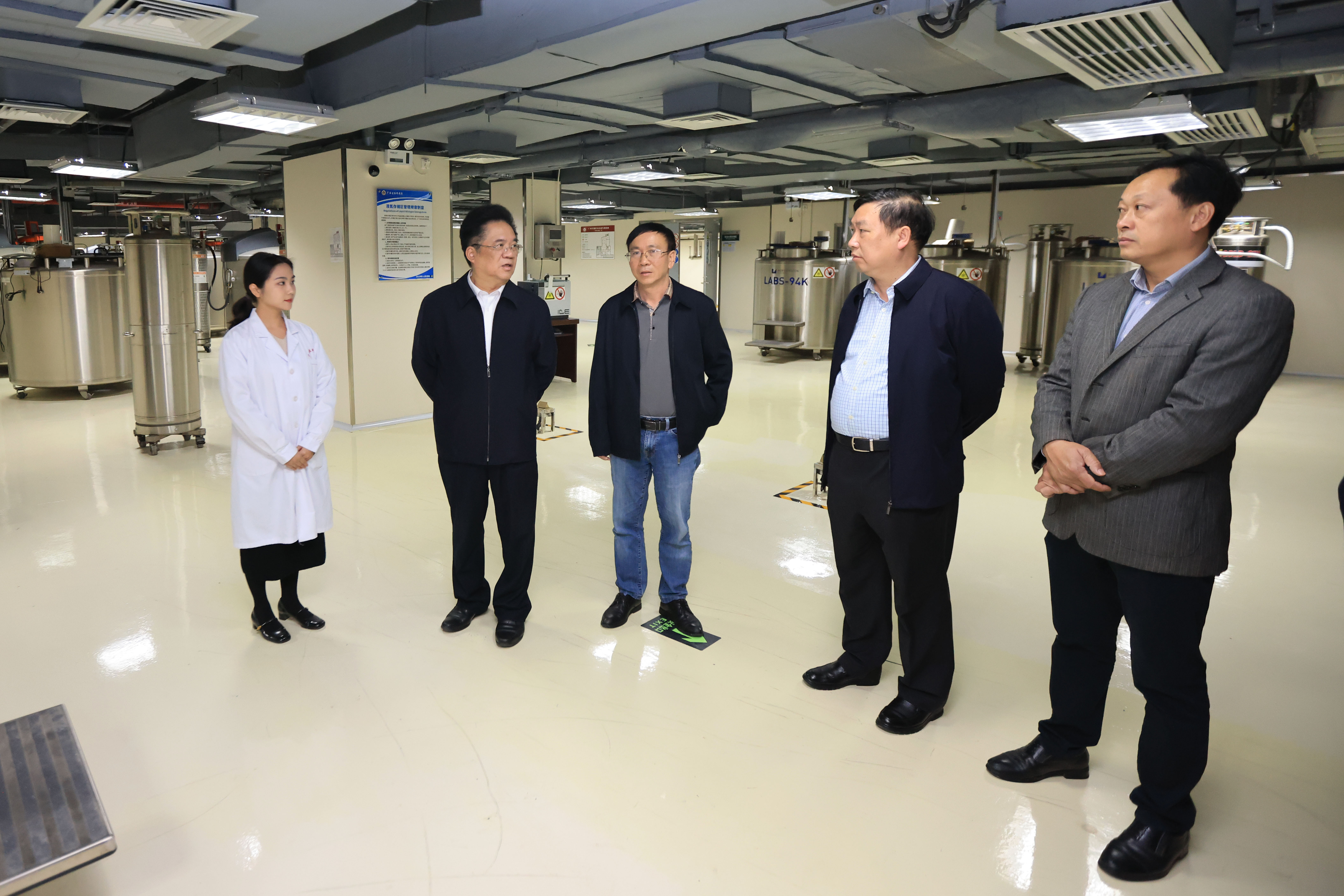 校领导带队检查寒假期间学校安全防范工作