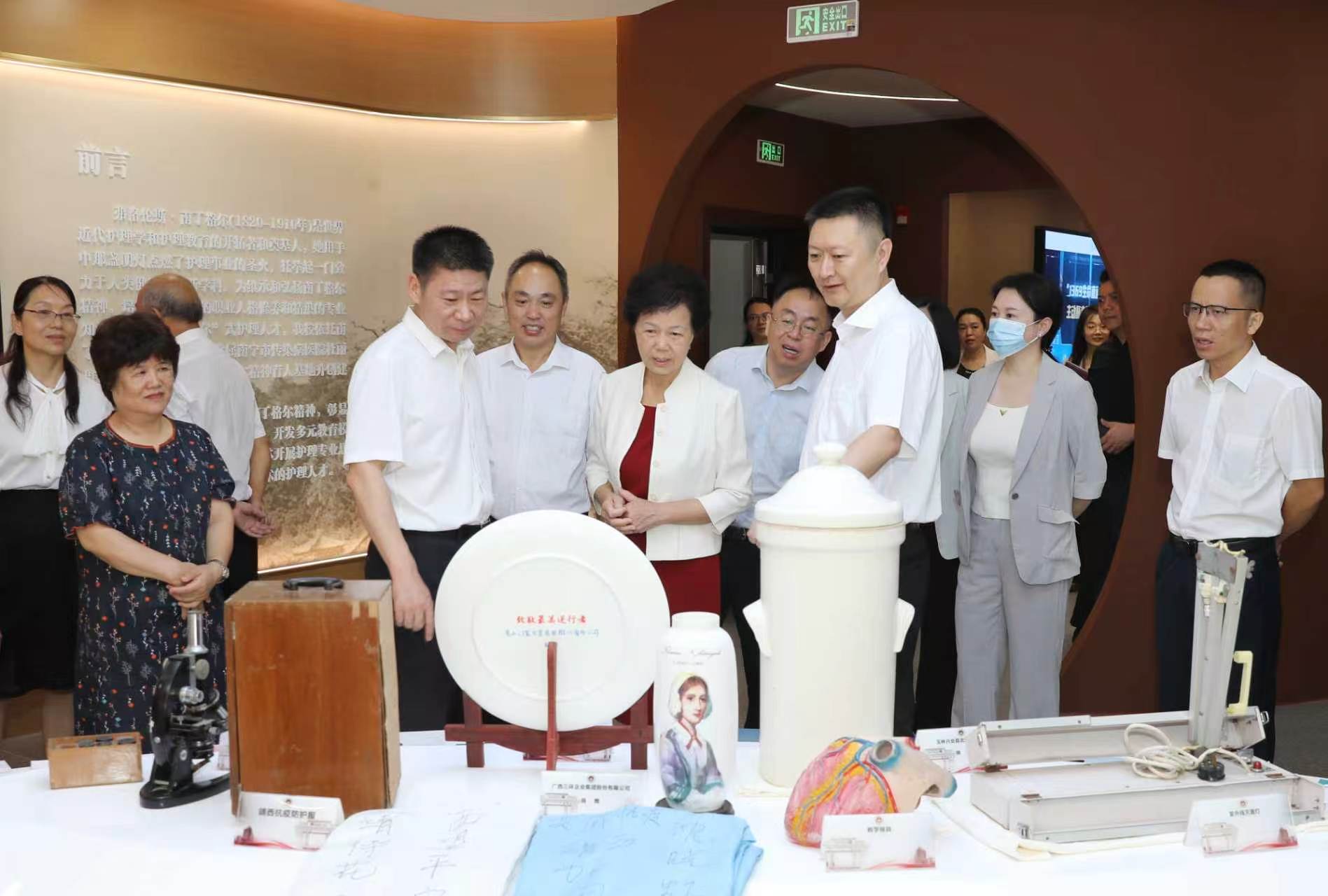 参观 (2).jpg