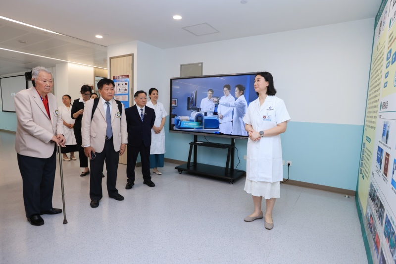 参观临床技能中心-9(1).jpg